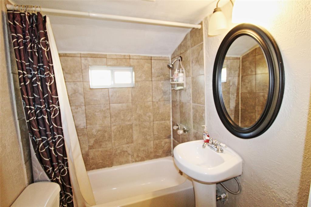 222 Coral Court, Surfside Beach, Texas image 9