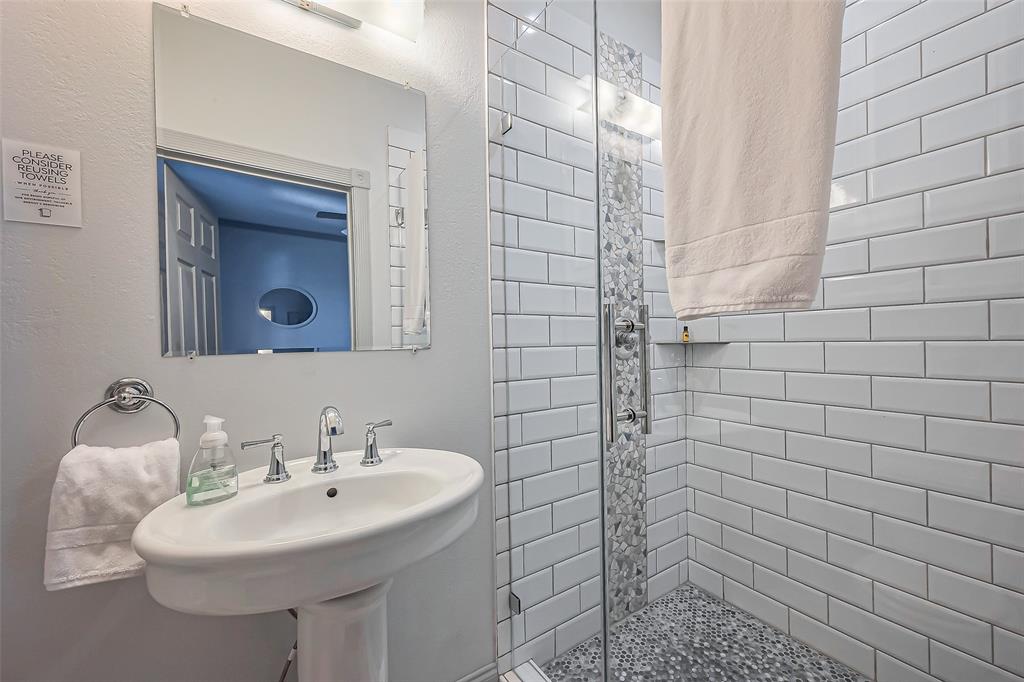 205 Northwood Street, Houston, Texas image 22