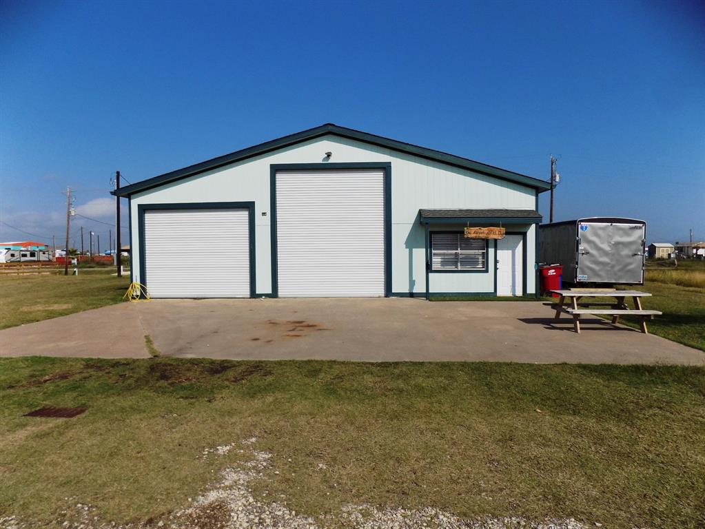 688 687 686 Blue Water Boulevard, Sargent, Texas image 1