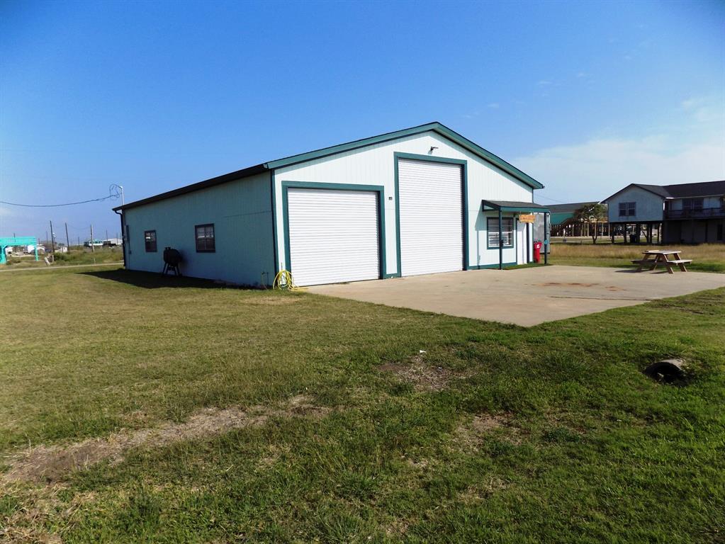 688 687 686 Blue Water Boulevard, Sargent, Texas image 2