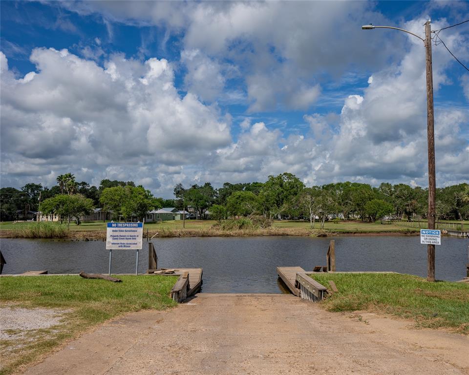 1721 Columbus Road, Sealy, Texas image 4