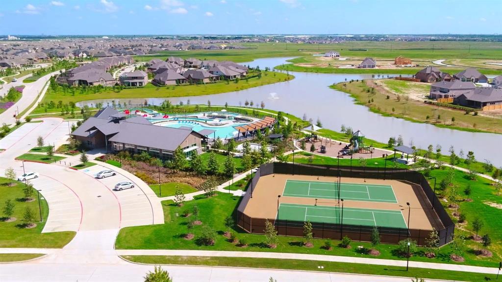 31246 Firefly Meadow Court, Fulshear, Texas image 4