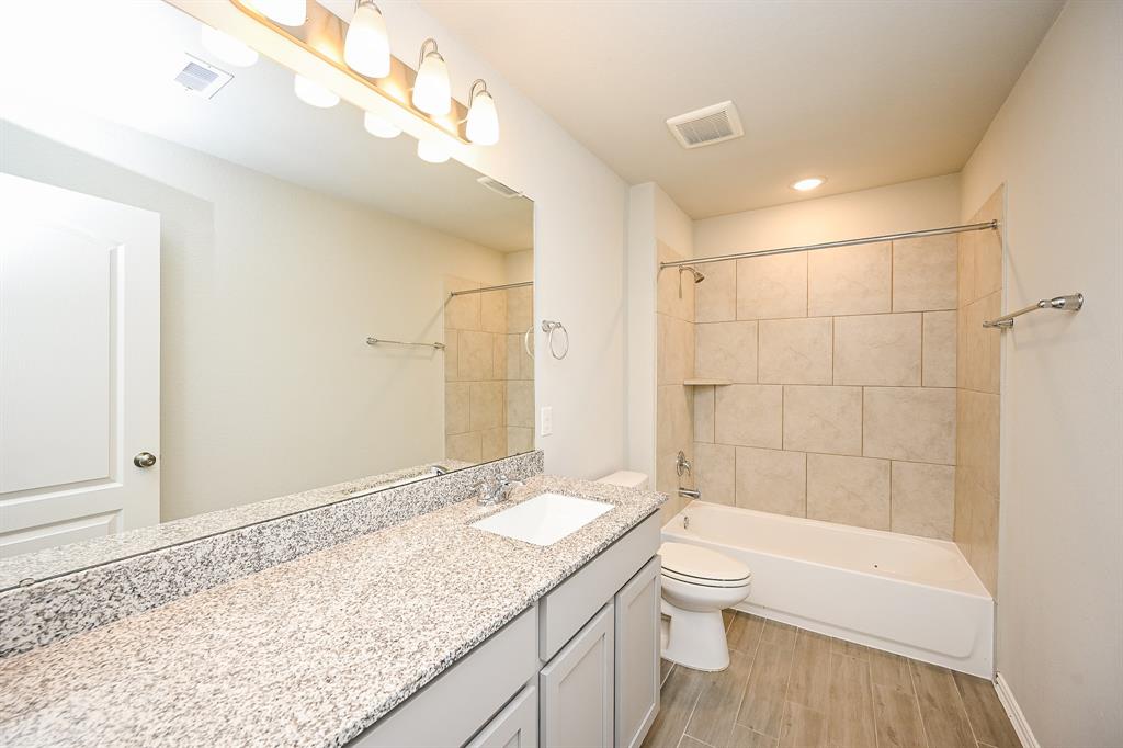 8310 Divot Trace, Fulshear, Texas image 35