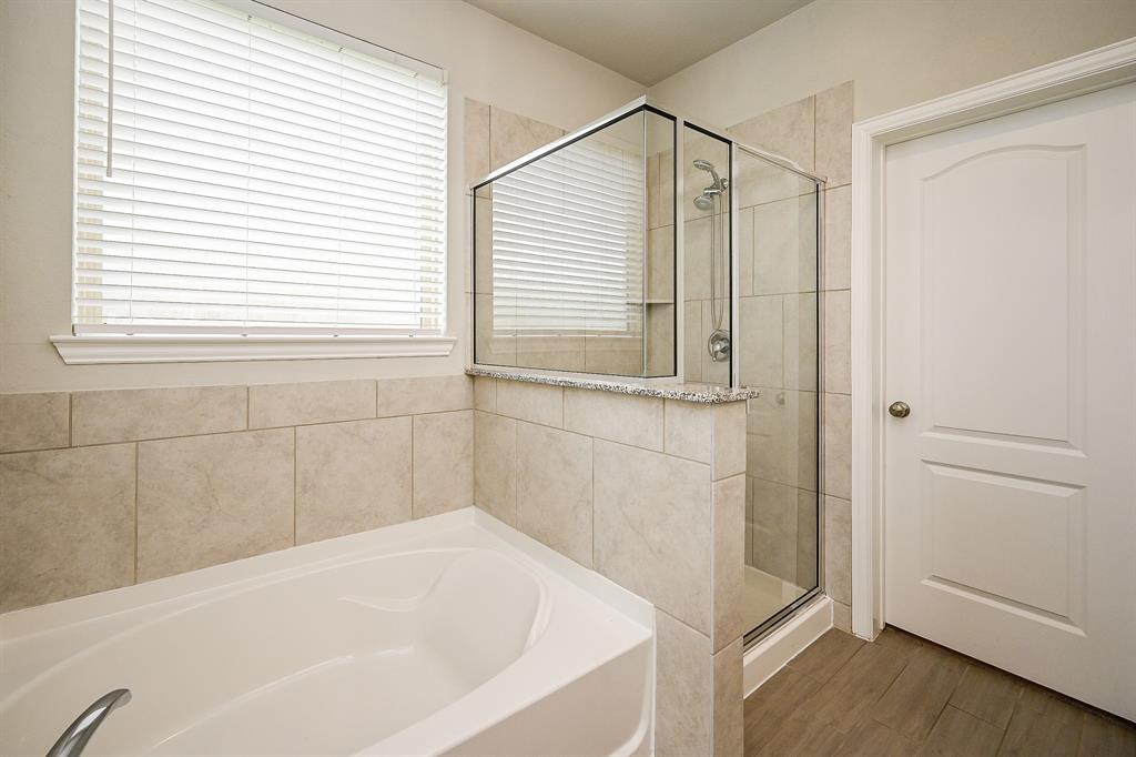 8310 Divot Trace, Fulshear, Texas image 28
