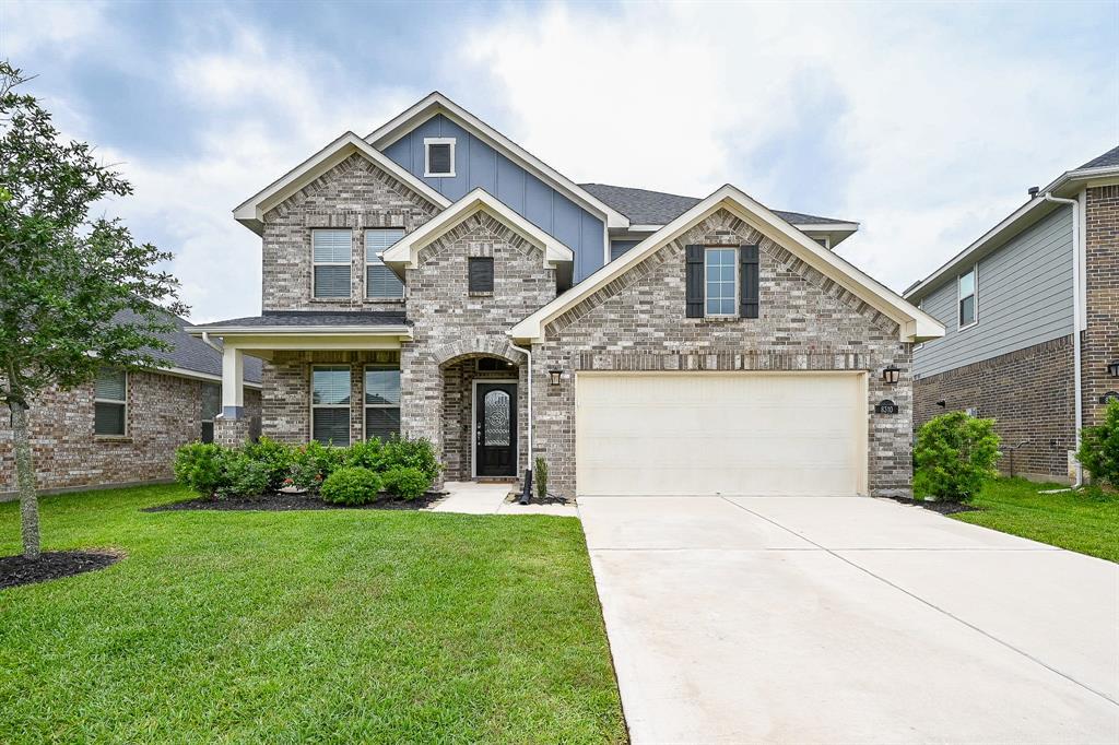 8310 Divot Trace, Fulshear, Texas image 1