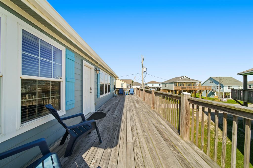 905 Meynig Drive, Crystal Beach, Texas image 1
