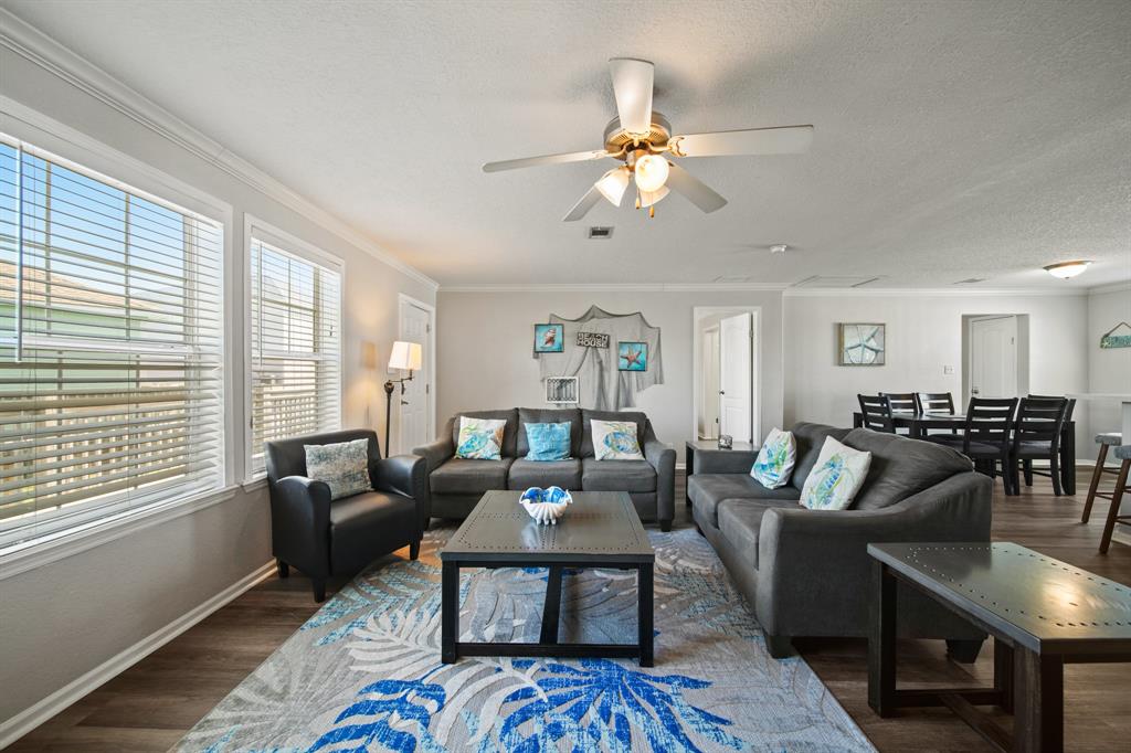 905 Meynig Drive, Crystal Beach, Texas image 14