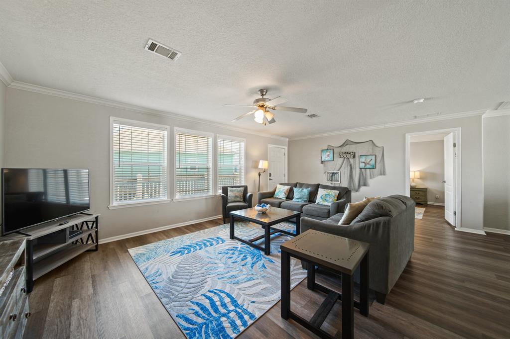 905 Meynig Drive, Crystal Beach, Texas image 15