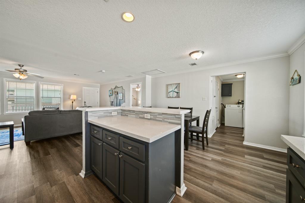 905 Meynig Drive, Crystal Beach, Texas image 11