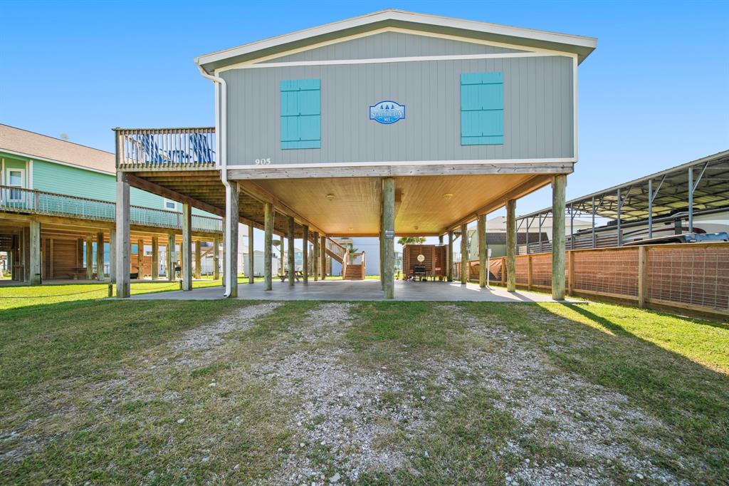 905 Meynig Drive, Crystal Beach, Texas image 4