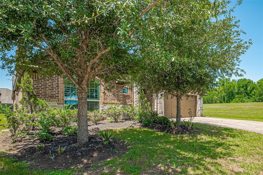 6243 Garden Lakes Lane, Sugar Land, Texas image 4