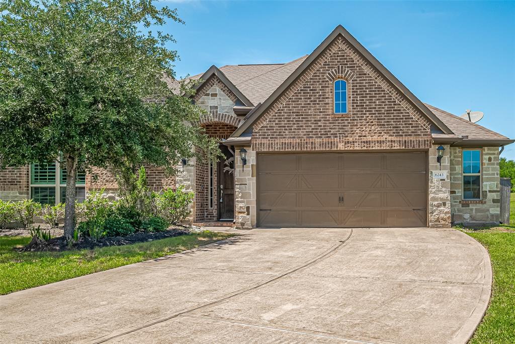 6243 Garden Lakes Lane, Sugar Land, Texas image 3