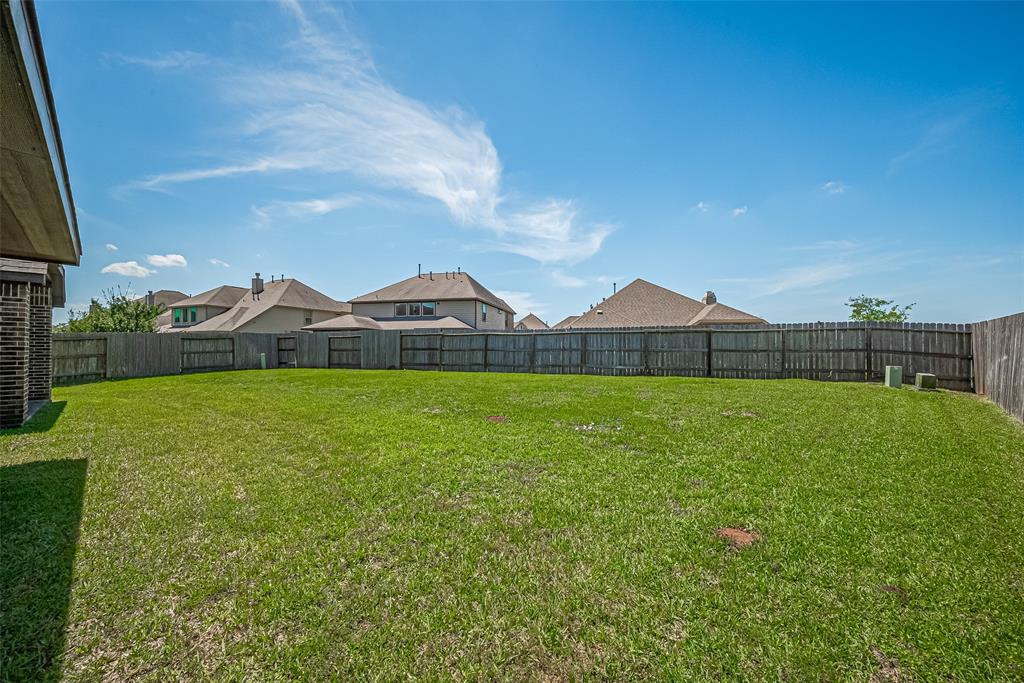 6243 Garden Lakes Lane, Sugar Land, Texas image 11