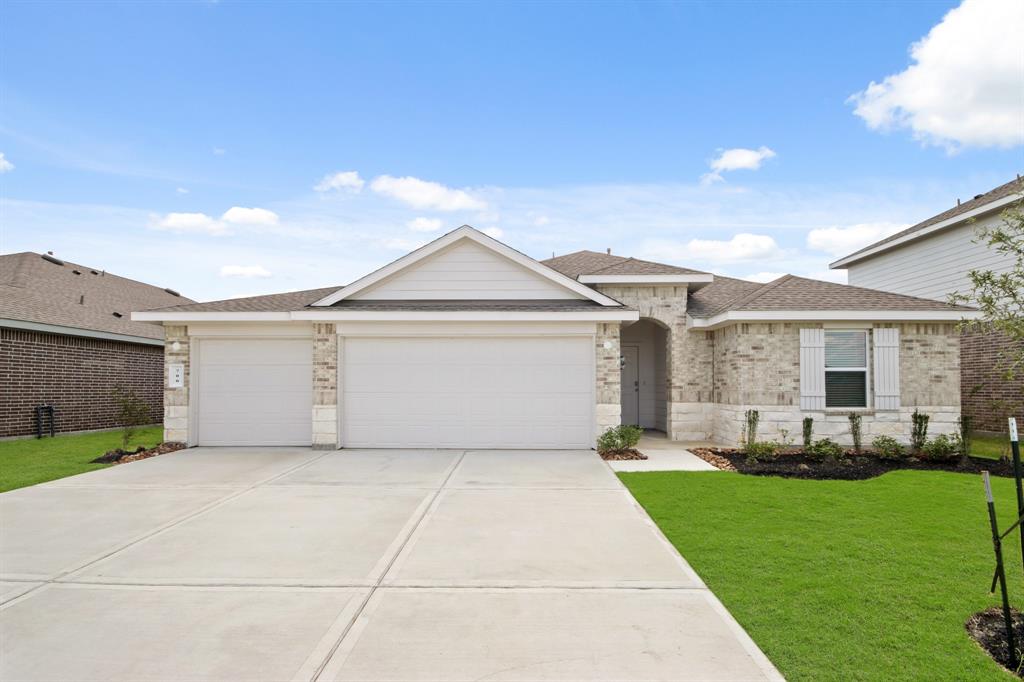 700 Brazos Trail, Dayton, Texas image 1