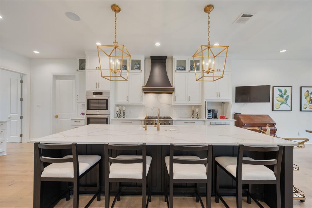 1219 Quarry Oaks Drive, College Station, Texas image 5