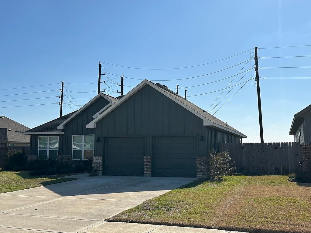 538 Still Water Ridge Lane, Sealy, Texas image 2