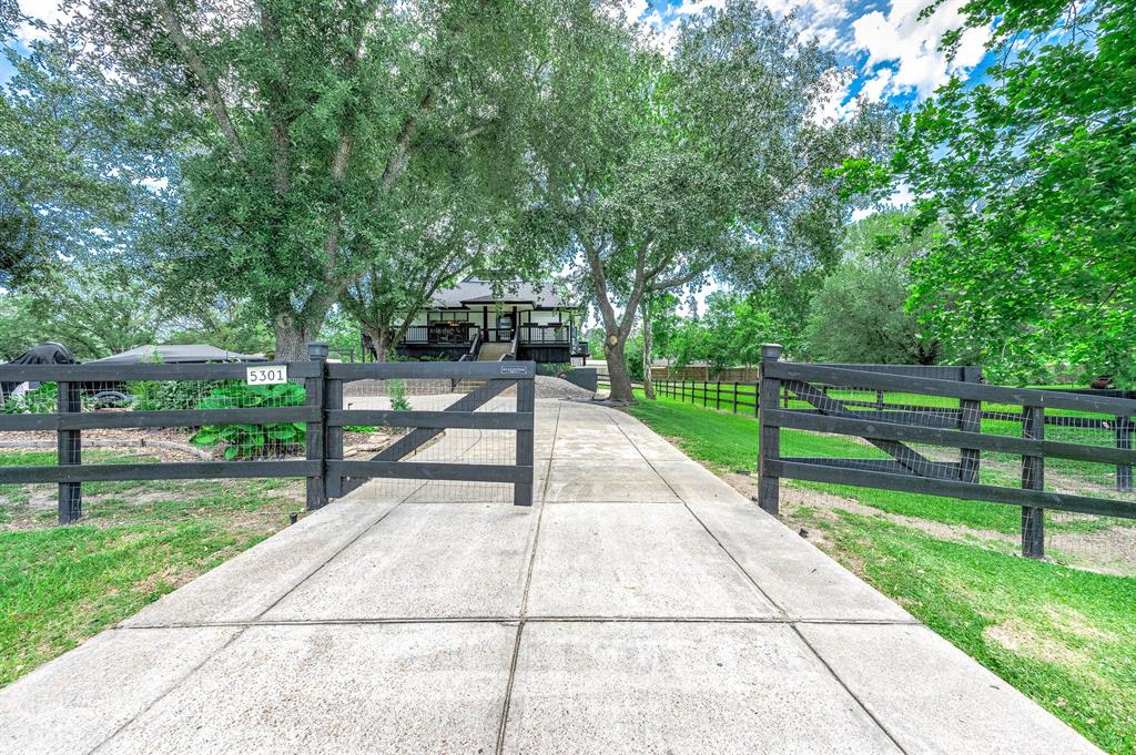 5301 Bayou Drive, Dickinson, Texas image 43