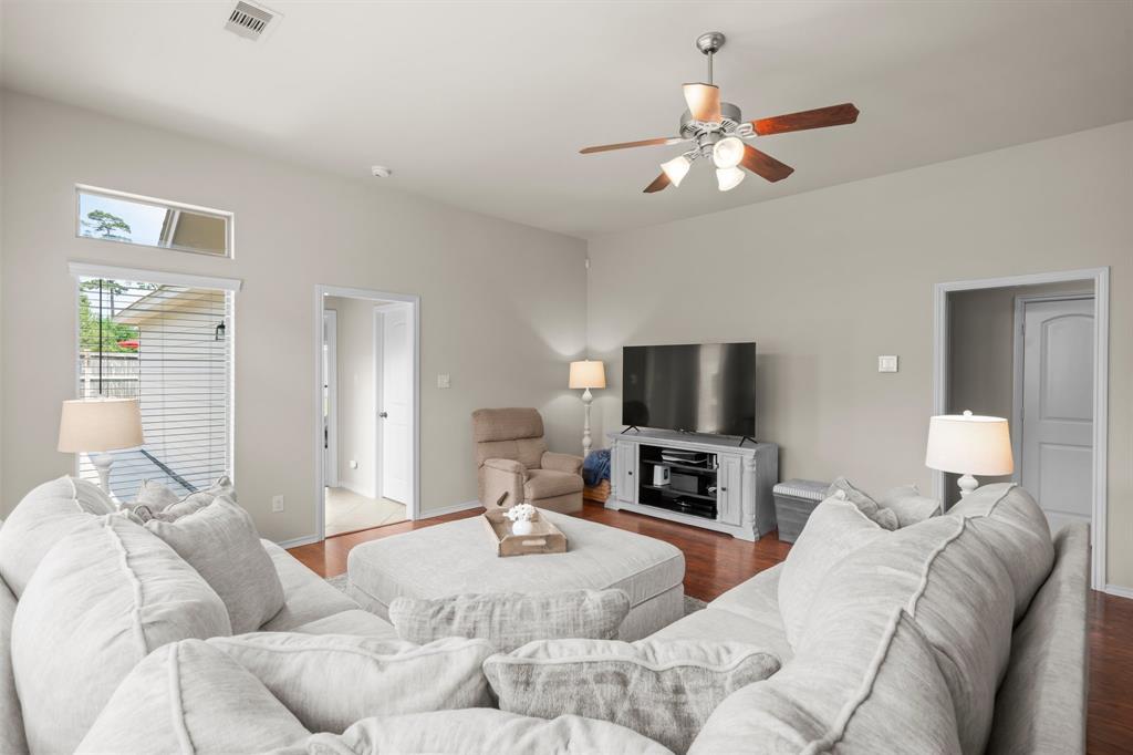 31870 Forest Park Trail, Conroe, Texas image 5