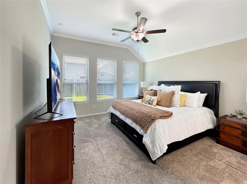 2718 Little Caney Way, Conroe, Texas image 5