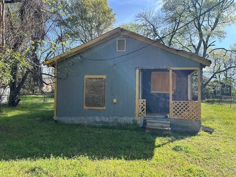 Photo of 304 Callier Street, Palestine, TX 75803 (MLS # 44281440) Photo of 304 Callier Street, Palestine, TX 75803 (MLS # 44281440)