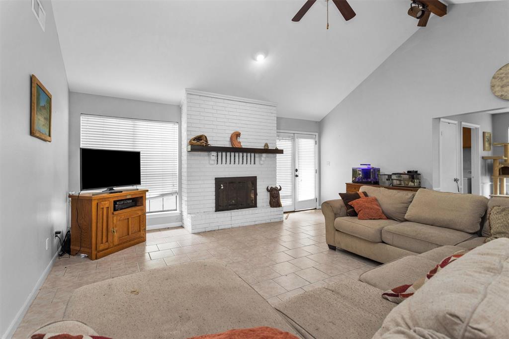 445 Augusta Drive, Huntsville, Texas image 10
