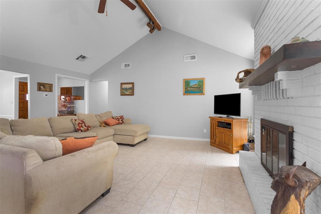 445 Augusta Drive, Huntsville, Texas image 13