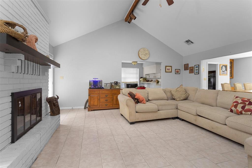 445 Augusta Drive, Huntsville, Texas image 11