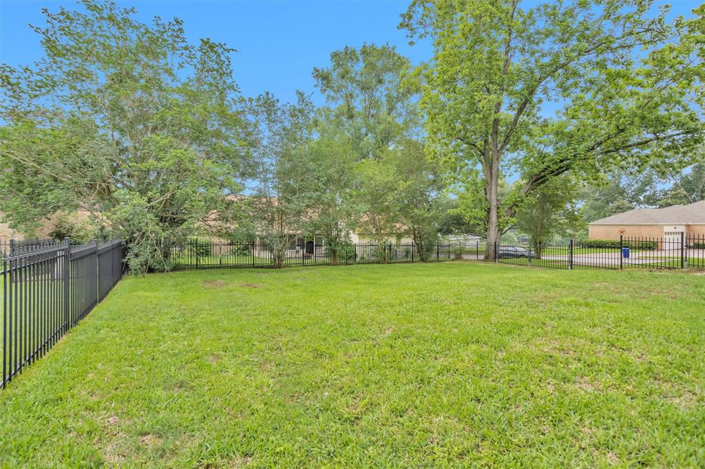 445 Augusta Drive, Huntsville, Texas image 36