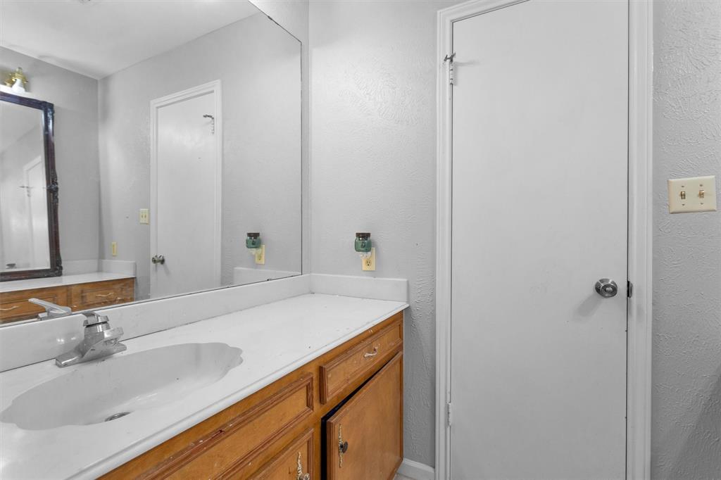445 Augusta Drive, Huntsville, Texas image 30