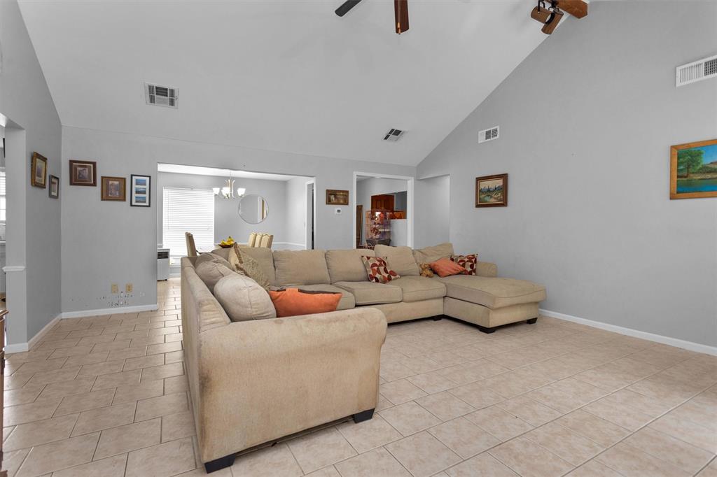 445 Augusta Drive, Huntsville, Texas image 14