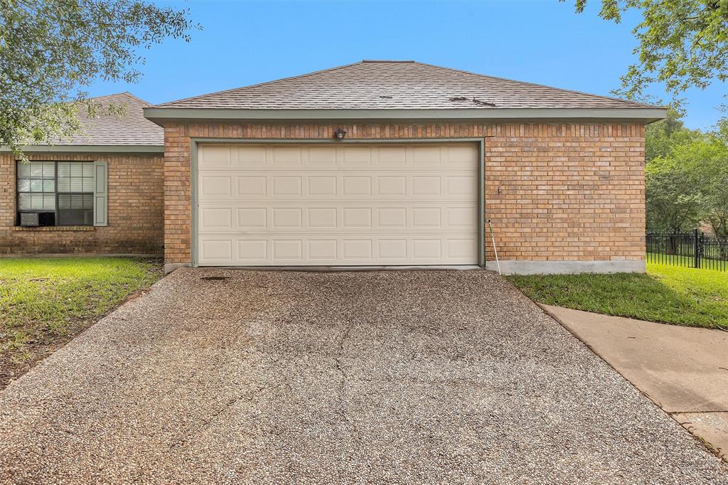 445 Augusta Drive, Huntsville, Texas image 40