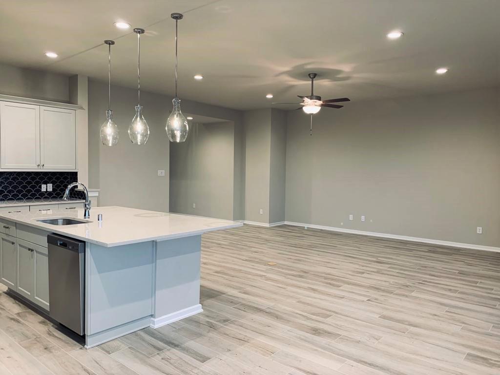 584 Santa Rosa Hills Drive, Katy, Texas image 8