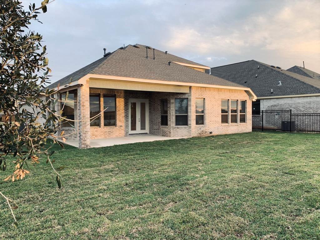 584 Santa Rosa Hills Drive, Katy, Texas image 32