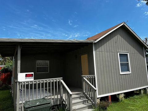 Photo of 4817 12th Unit A Street, Bacliff, TX 77518 (MLS # 17828472)