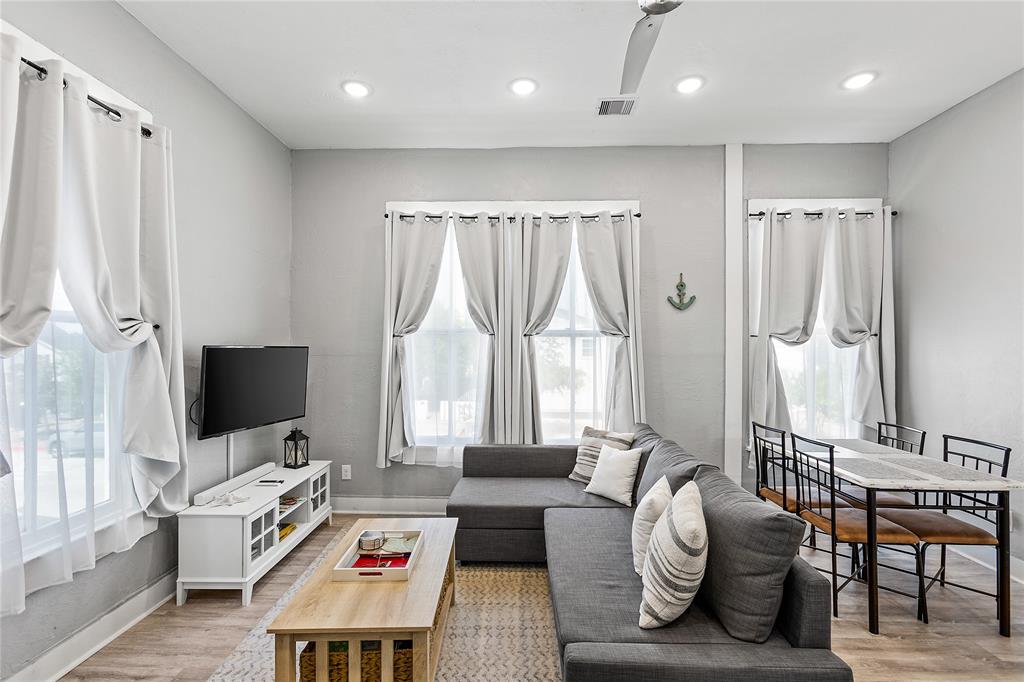 811 10th Street, Galveston, Texas image 22