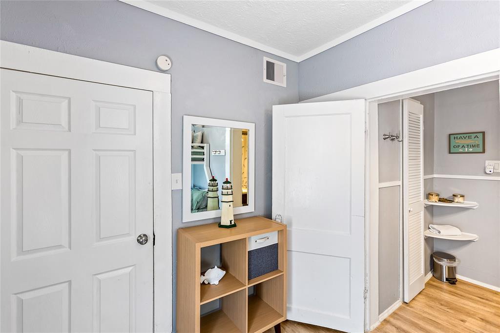 811 10th Street, Galveston, Texas image 12