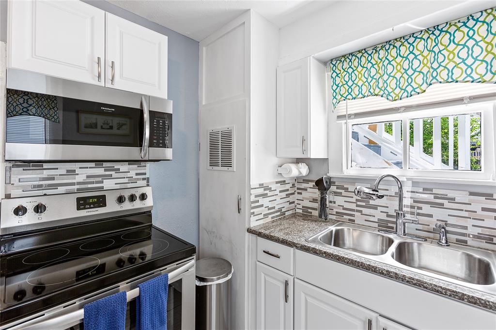 811 10th Street, Galveston, Texas image 14