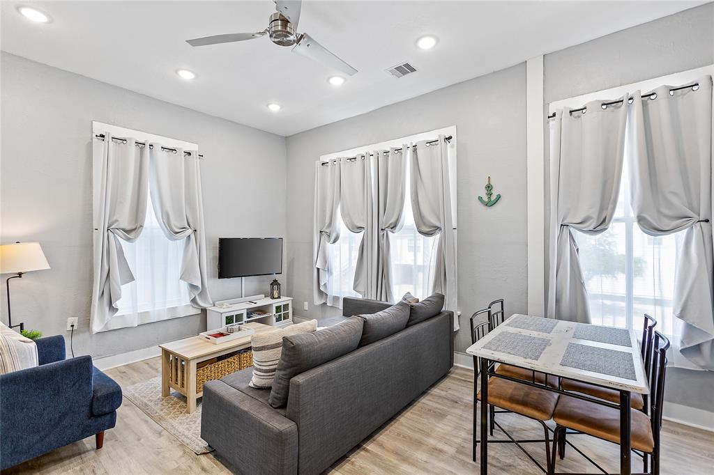 811 10th Street, Galveston, Texas image 20