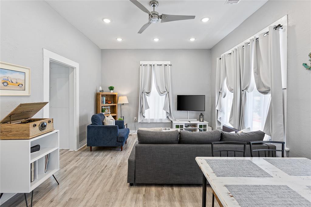 811 10th Street, Galveston, Texas image 21