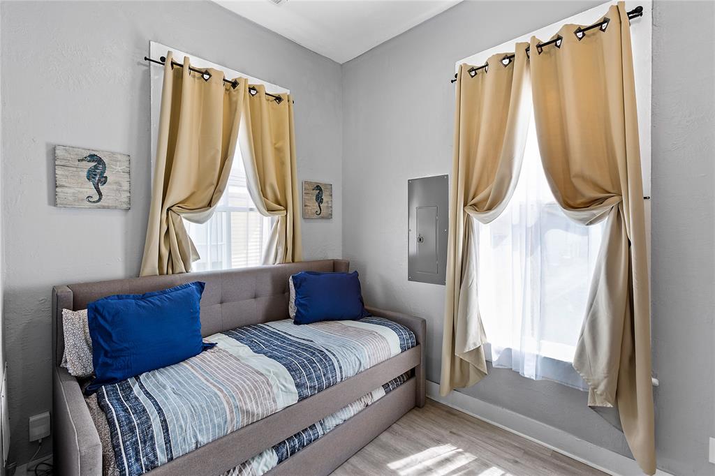 811 10th Street, Galveston, Texas image 31