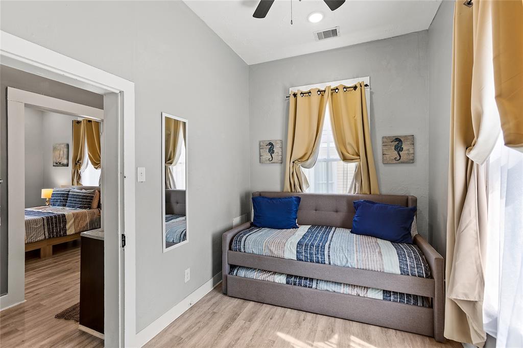 811 10th Street, Galveston, Texas image 30