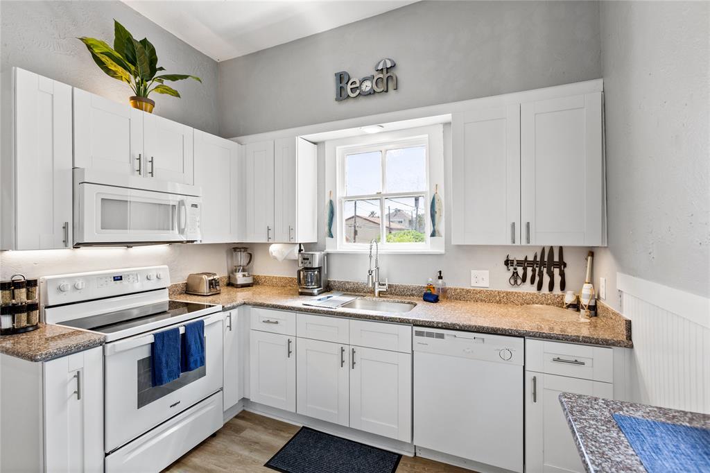 811 10th Street, Galveston, Texas image 33