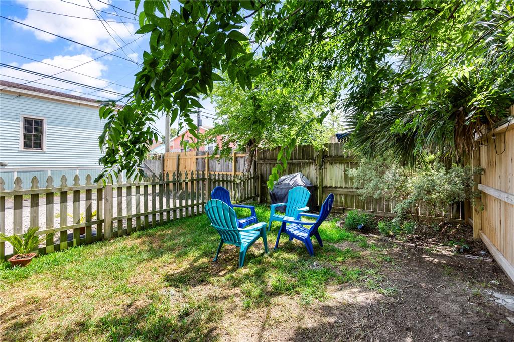 811 10th Street, Galveston, Texas image 37