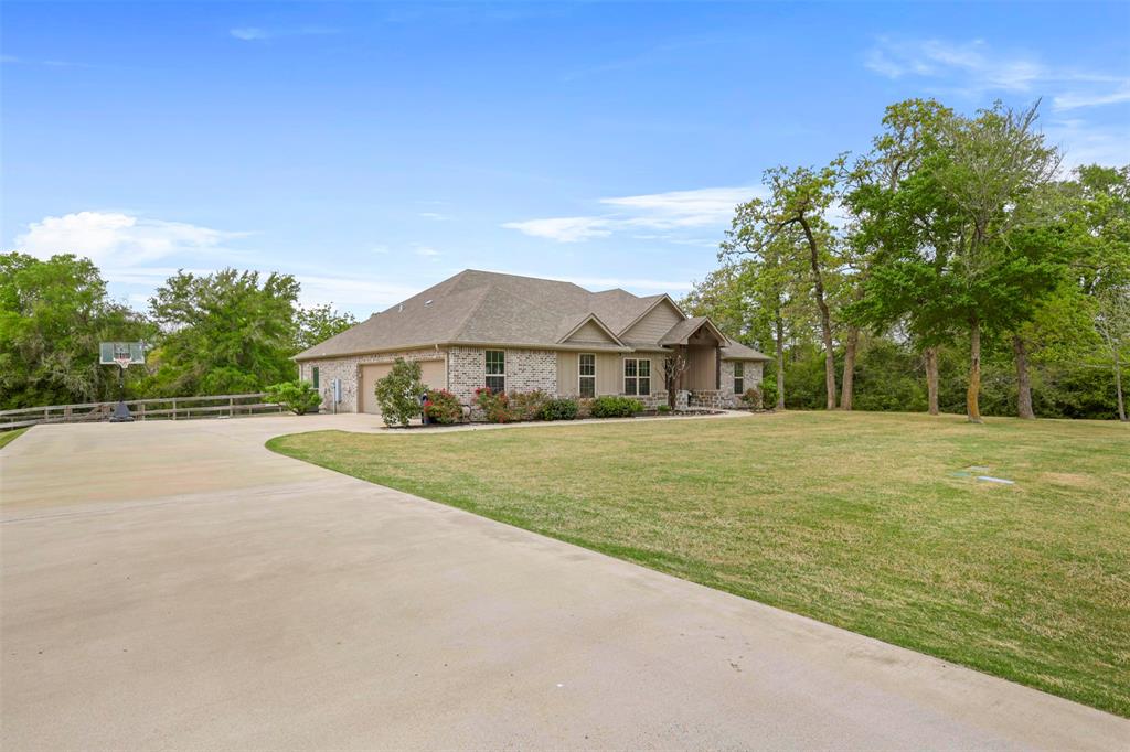 9893 Mountbatten Trail, Iola, Texas image 2