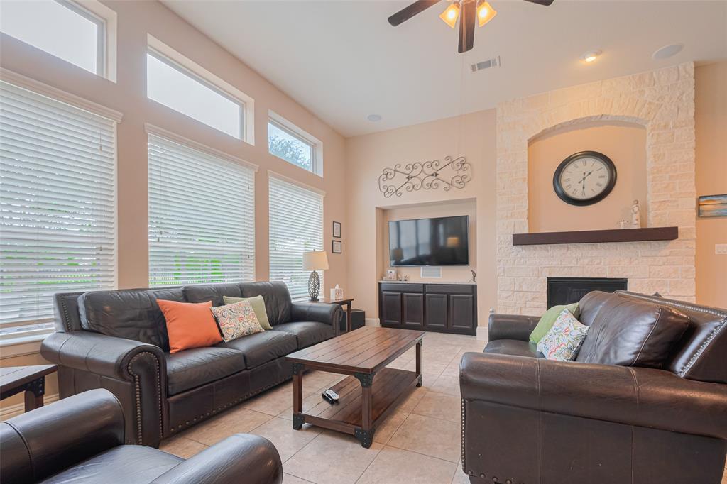 12607 Cove Landing Drive, Cypress, Texas image 9