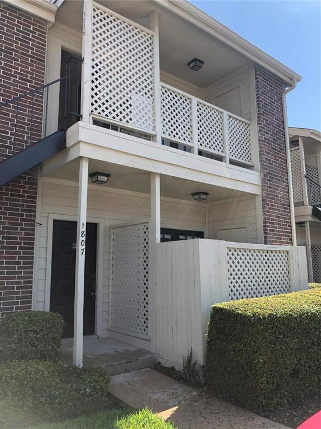 listing image 0