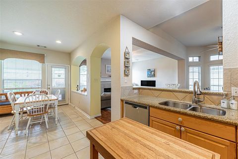 Townhouse in Houston TX 10323 Thornleaf Lane 15.jpg