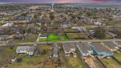 402 Bay Oaks Drive La Porte TX 77571