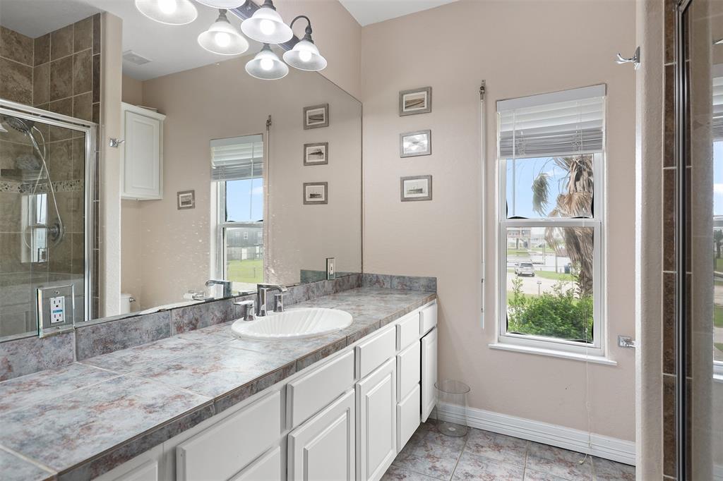 3802 Tidewater Dr, Galveston, Texas image 27