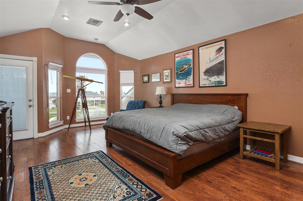 3802 Tidewater Dr, Galveston, Texas image 32